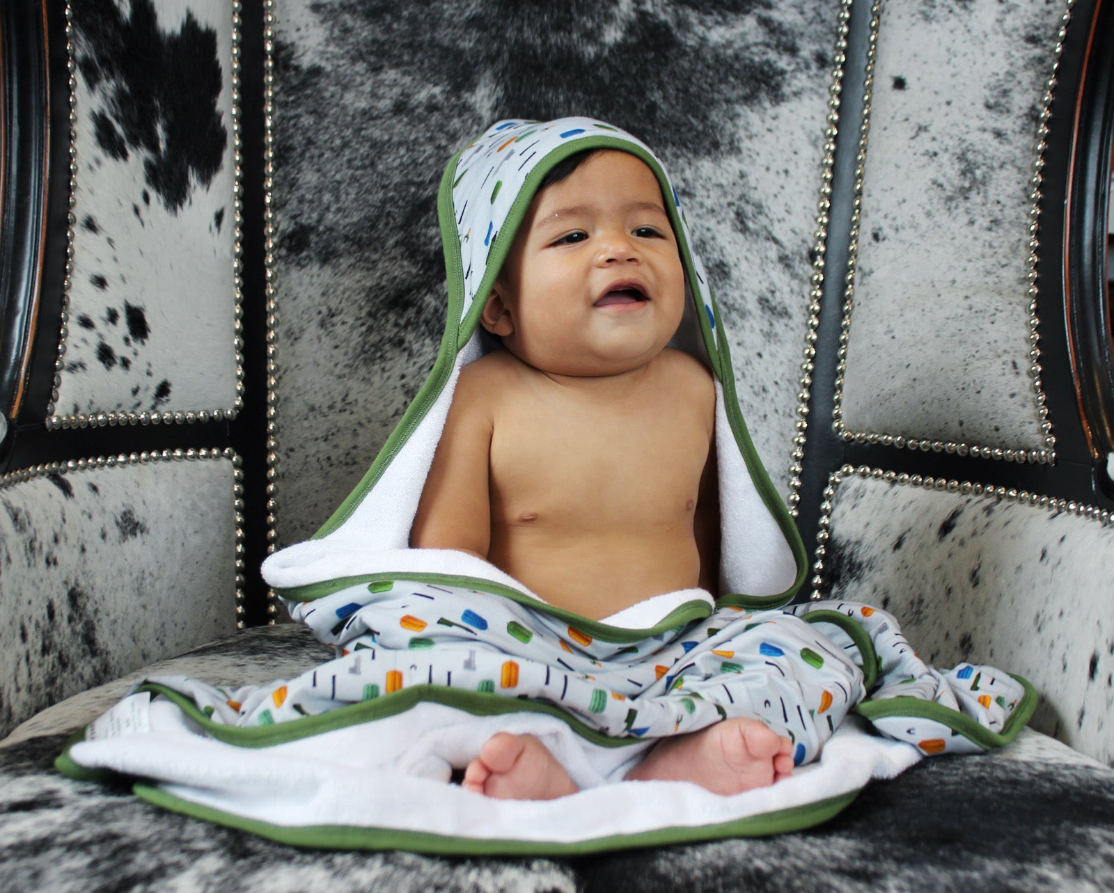 Hot Shots & Paddles Hooded Towel
