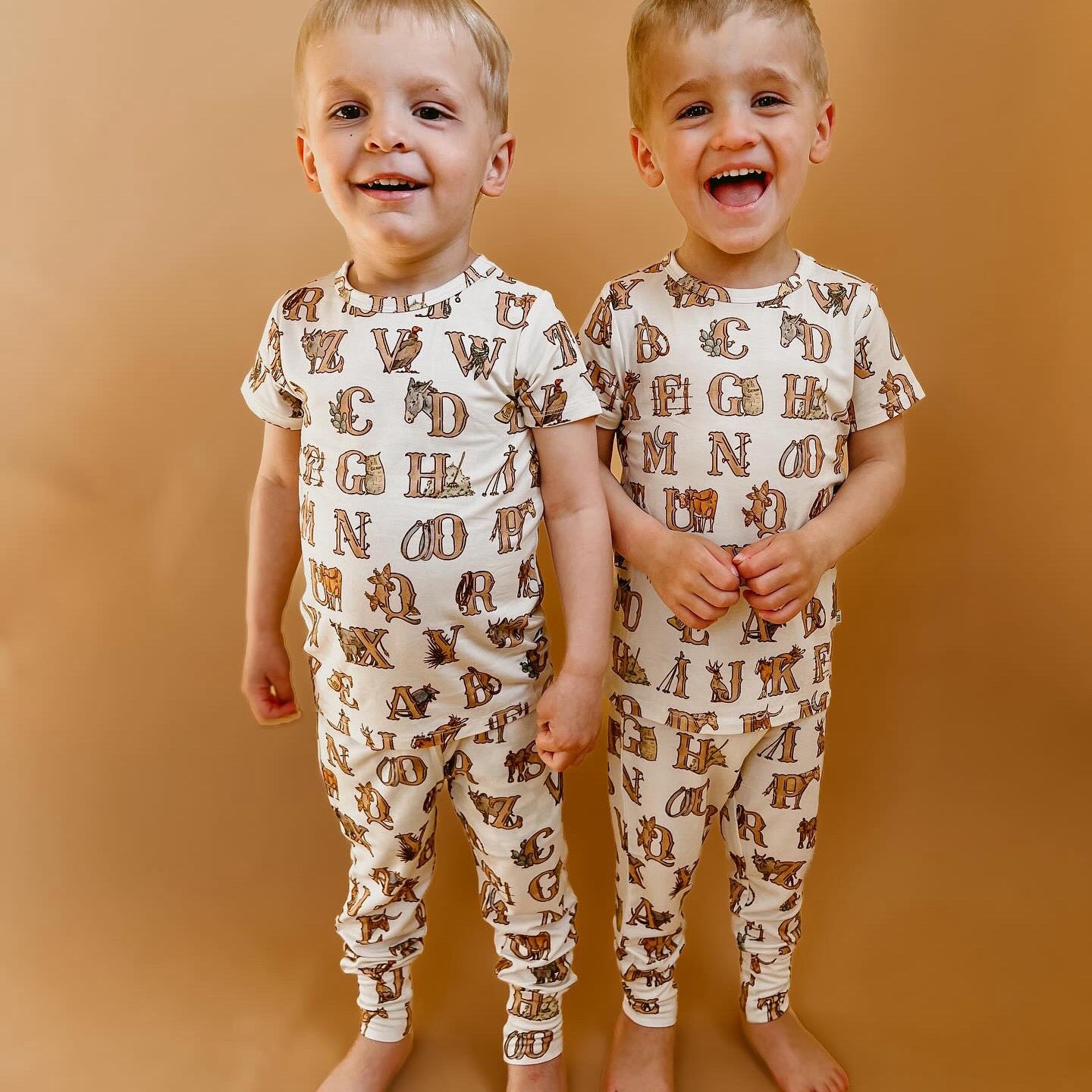 Western Alphabets Short Sleeve Pajamas