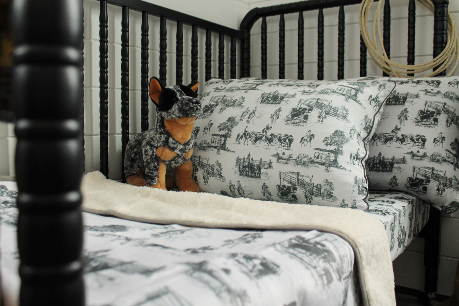 Mineola Pillow Cover